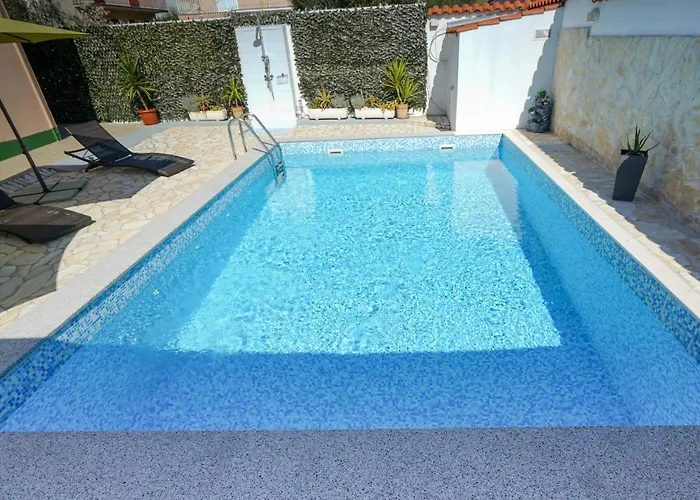Villa Sanda With Private Pool