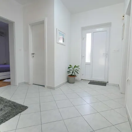 Sanda With Private Pool * Zadar