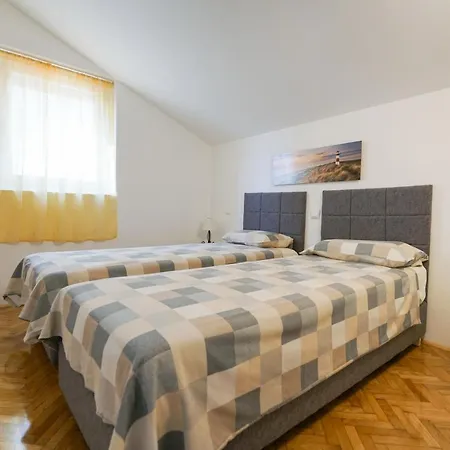 Sanda With Private Pool Zadar