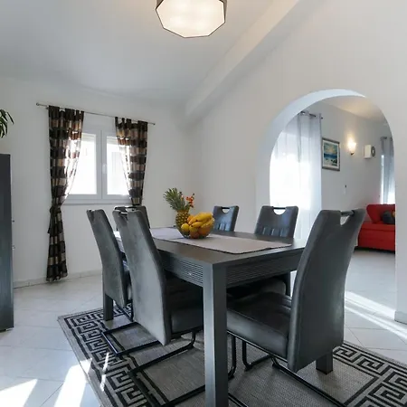 Villa Sanda With Private Pool *