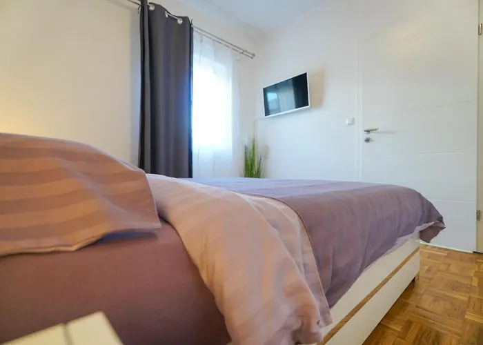 Sanda With Private Pool