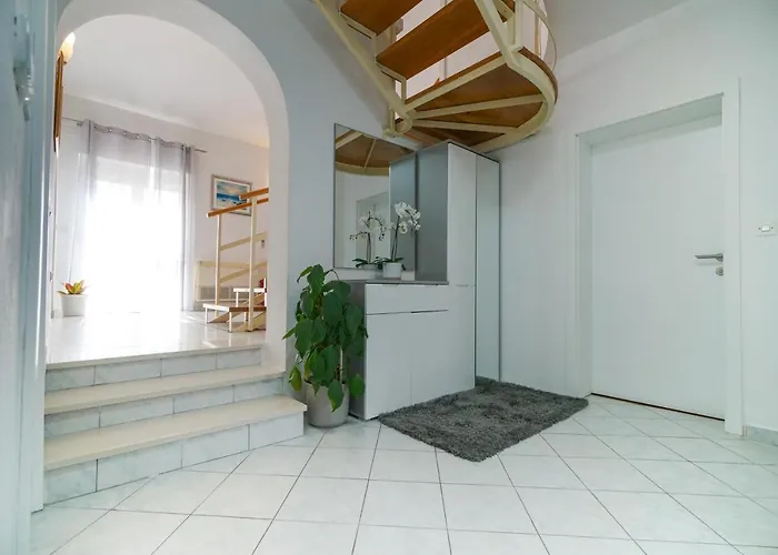 Sanda With Private Pool וילה *