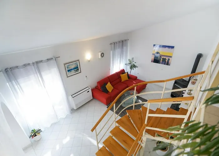 Sanda With Private Pool Vila *